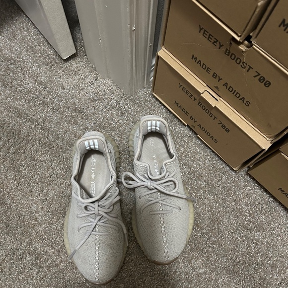 2018 Yeezy 350 v2 sesame - Picture 3 of 6